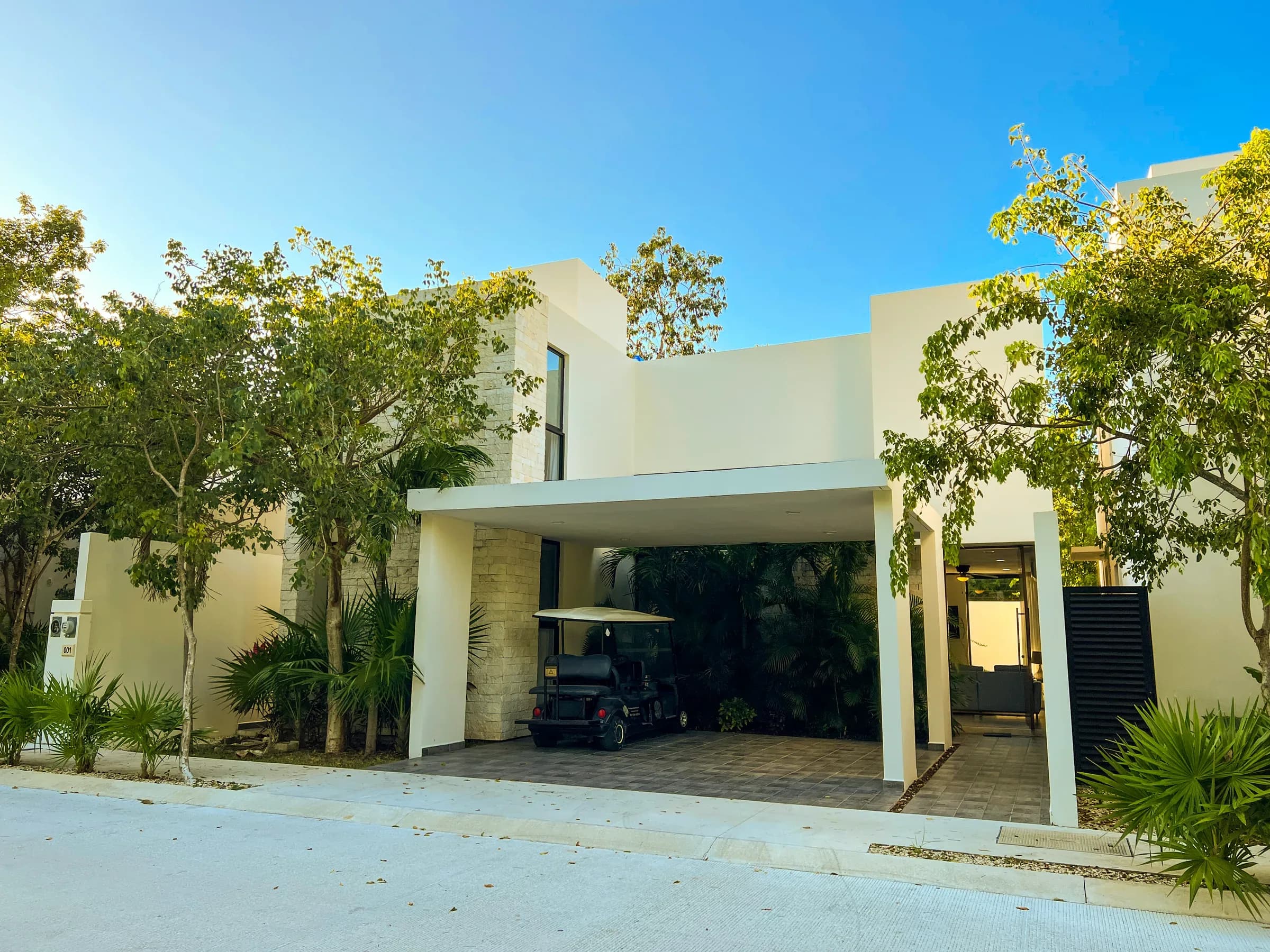 Casas de 3 y 4 recámaras en un conjunto de 95