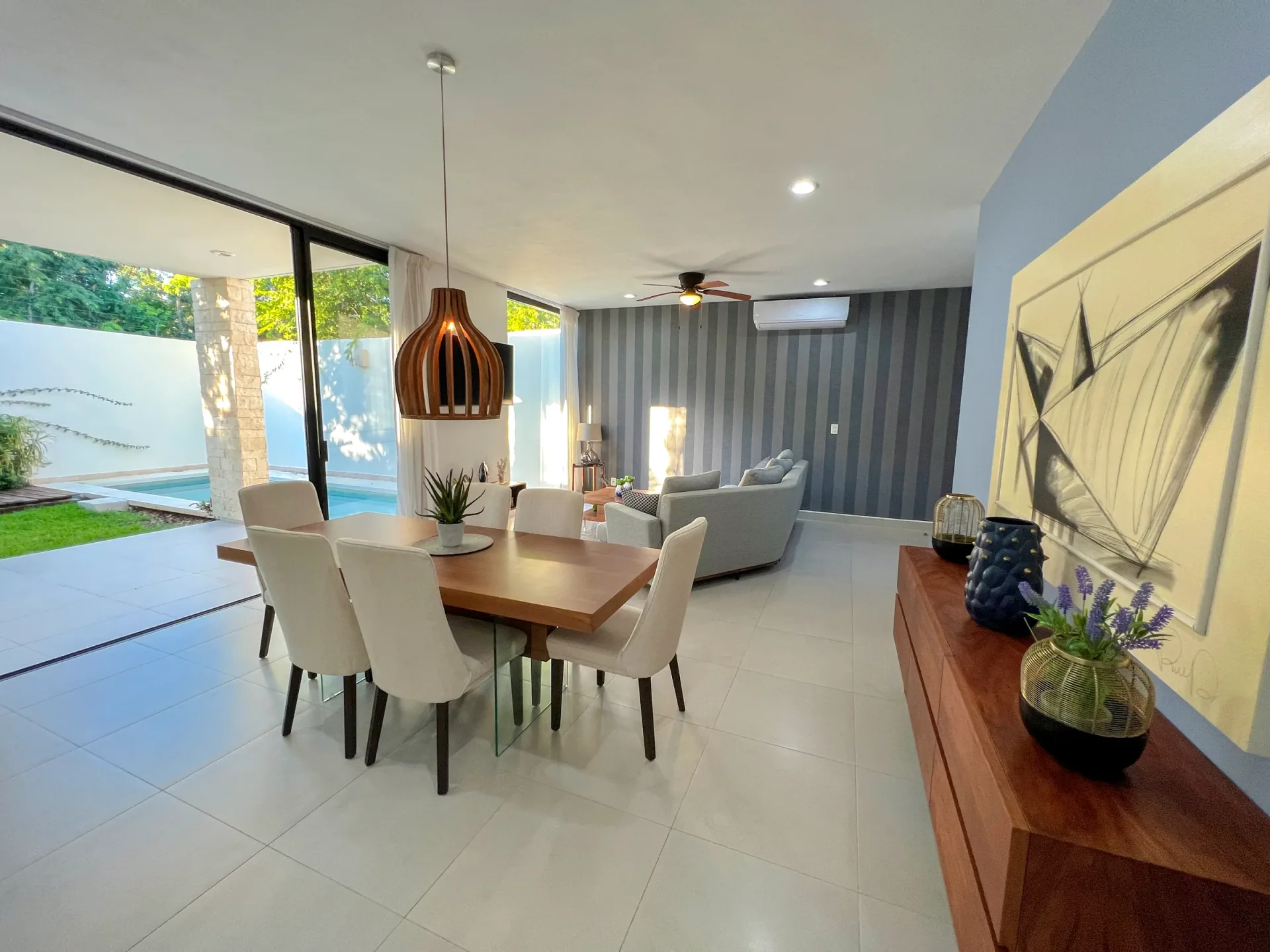 Casas de 3 y 4 recámaras en un conjunto de 95 · Vista